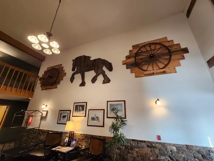 Draft Horse Inn and Suites 4