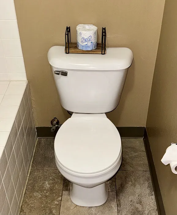 Draft Horse Inn and Suites 4