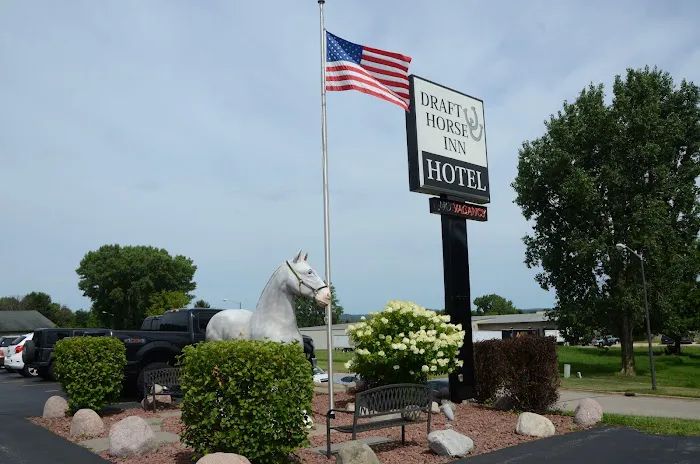 Draft Horse Inn and Suites 4