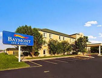 Baymont by Wyndham DeKalb 4