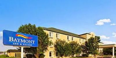 Baymont by Wyndham DeKalb