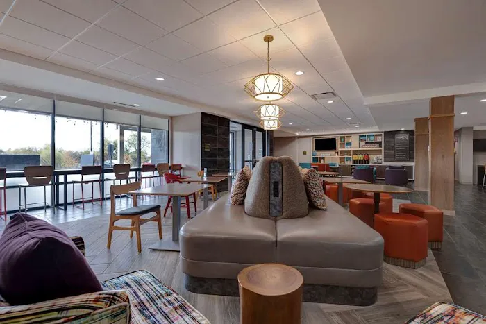 Home2 Suites by Hilton Dekalb 4
