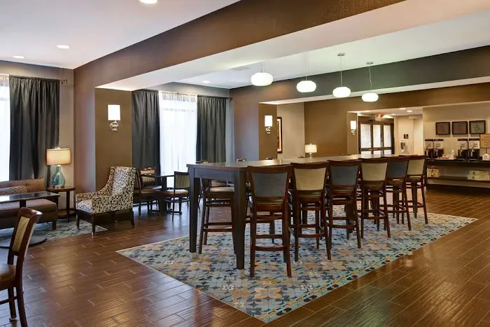 Hampton Inn - DeKalb (Near the University) 4