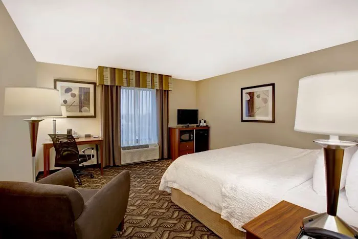 Hampton Inn - DeKalb (Near the University) 4