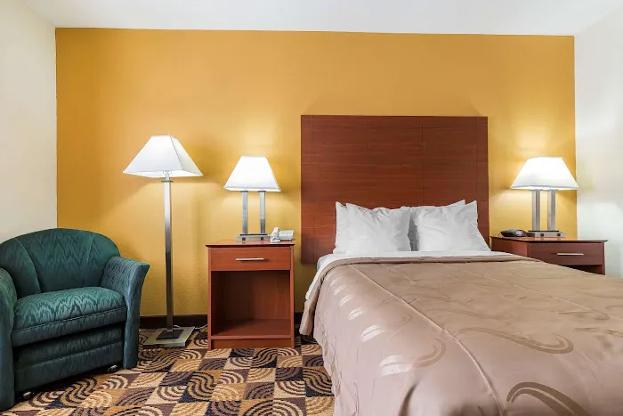 Quality Inn Sycamore - DeKalb 4