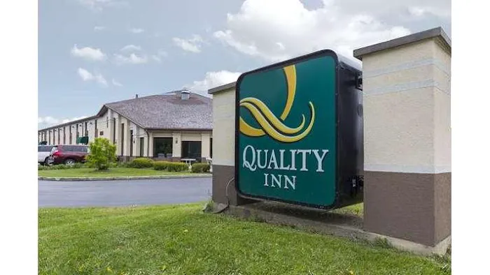 Quality Inn Sycamore - DeKalb 4