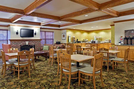 Country Inn & Suites by Radisson, Sycamore, IL 4