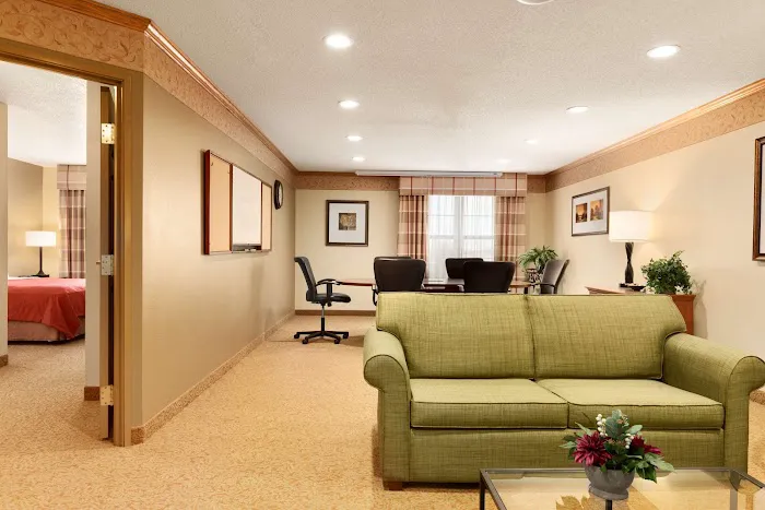 Country Inn & Suites by Radisson, Sycamore, IL 4