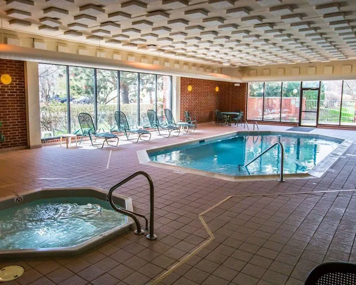 Quality Inn Schaumburg - Chicago near the Mall 4