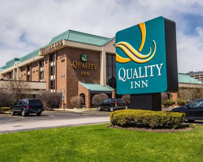 Quality Inn Schaumburg - Chicago near the Mall 4