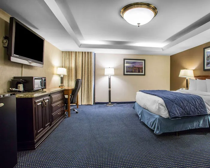 Quality Inn Schaumburg - Chicago near the Mall 4