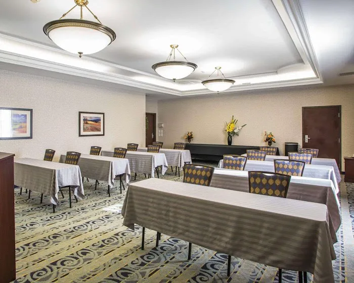 Quality Inn Schaumburg - Chicago near the Mall 4