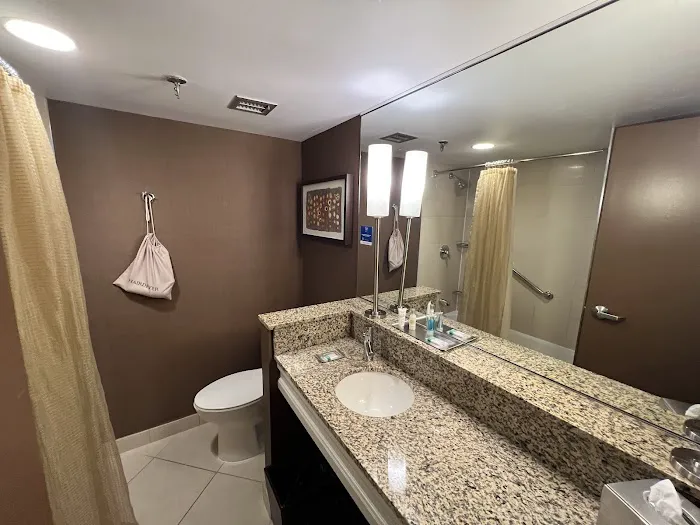 DoubleTree by Hilton Hotel Chicago - Arlington Heights 4