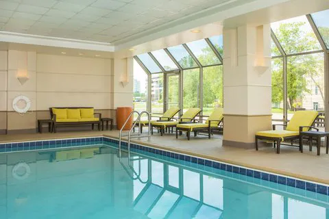 Sheraton Suites Chicago Elk Grove 4