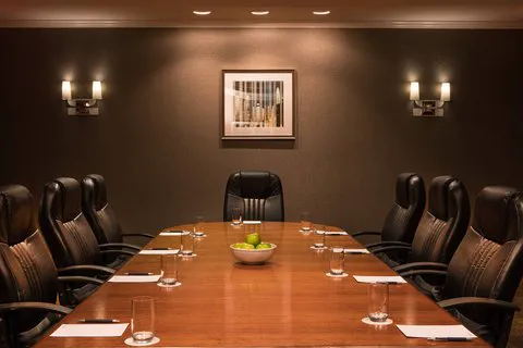 Sheraton Suites Chicago Elk Grove 4