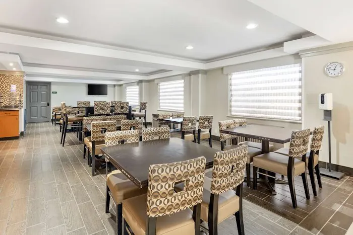 Best Western Glenview -Chicagoland Inn and Suites 4