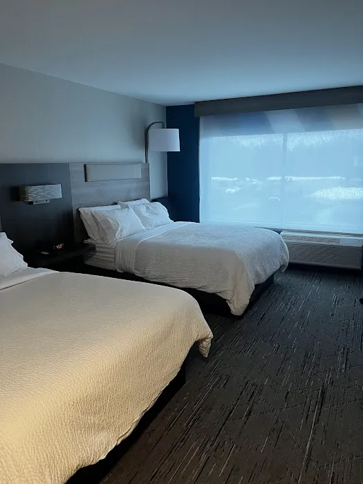 Holiday Inn Express Marinette, an IHG Hotel 4
