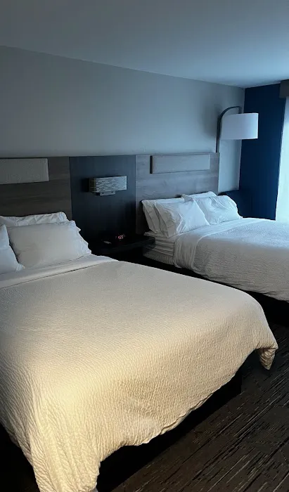 Holiday Inn Express Marinette, an IHG Hotel 4