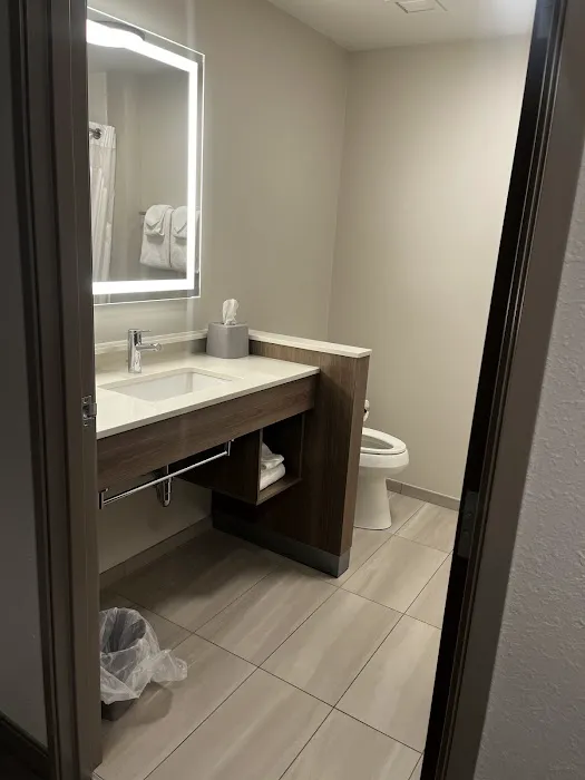 Holiday Inn Express Marinette, an IHG Hotel 4