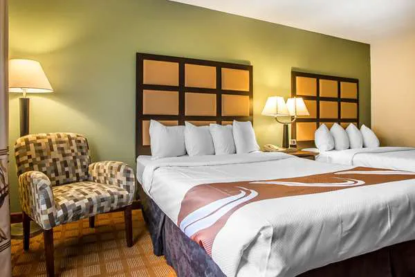 Quality Inn & Suites Marinette 4