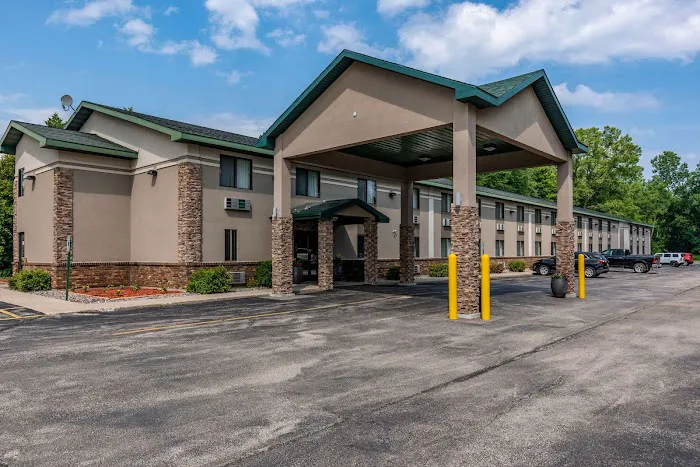 Quality Inn & Suites Marinette 4