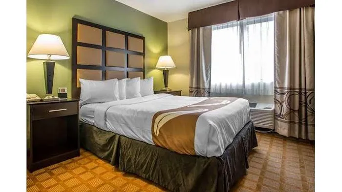 Quality Inn & Suites Marinette 4
