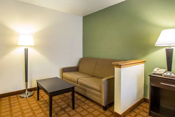 Quality Inn & Suites Marinette 4