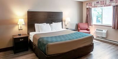 Econo Lodge On the Bay