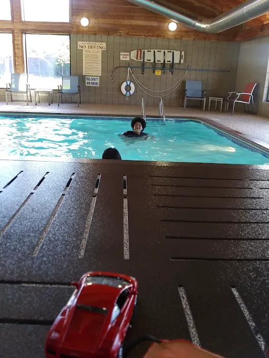 AmericInn by Wyndham Menominee 4
