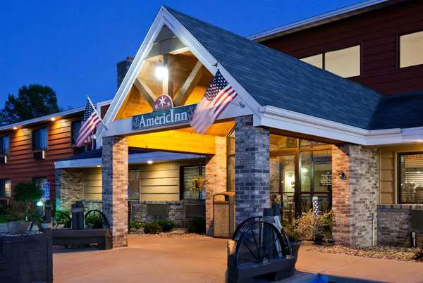 AmericInn by Wyndham Menominee 4