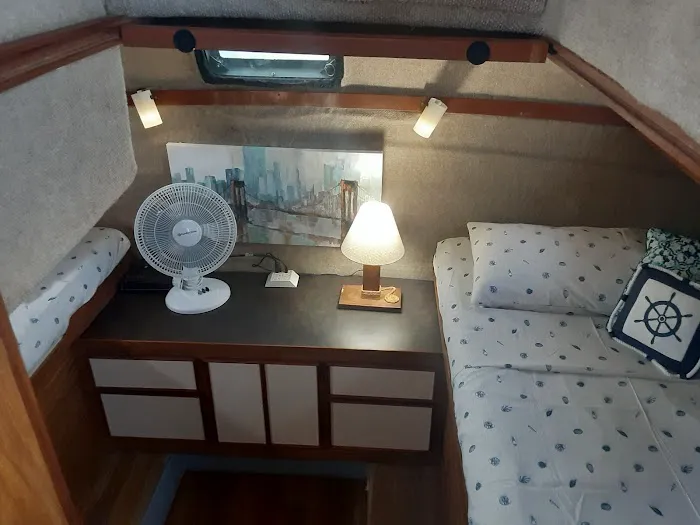 BOAT LODGING RENTAL 3