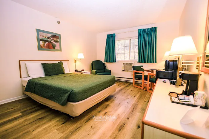 Mountain Host Motor Inn 4