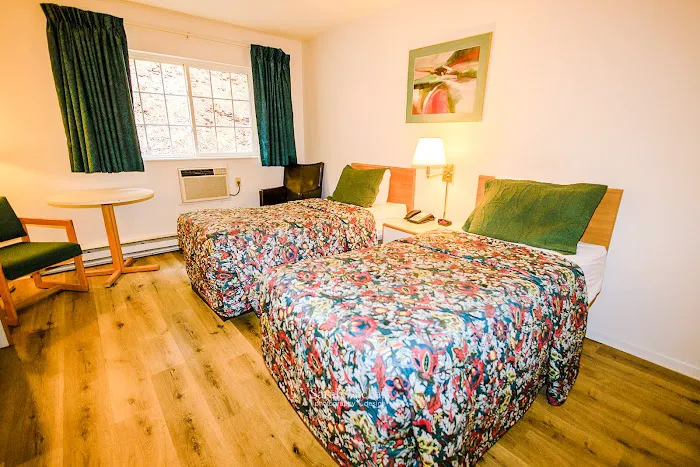 Mountain Host Motor Inn 4