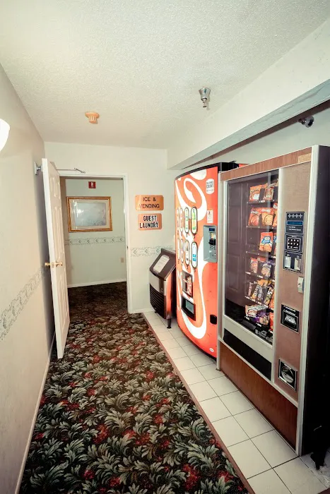 Mountain Host Motor Inn 4
