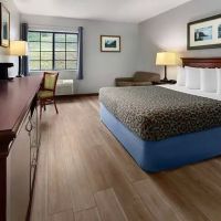 Days Inn by Wyndham Iron Mountain ico
