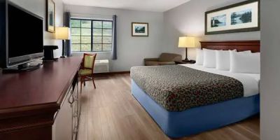 Days Inn by Wyndham Iron Mountain