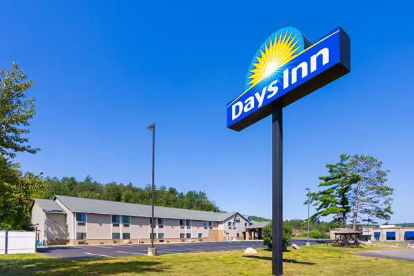 Days Inn by Wyndham Iron Mountain 4