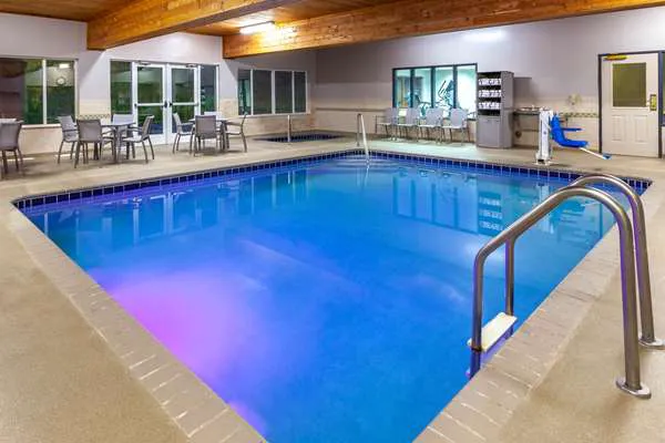 AmericInn by Wyndham Iron Mountain 4