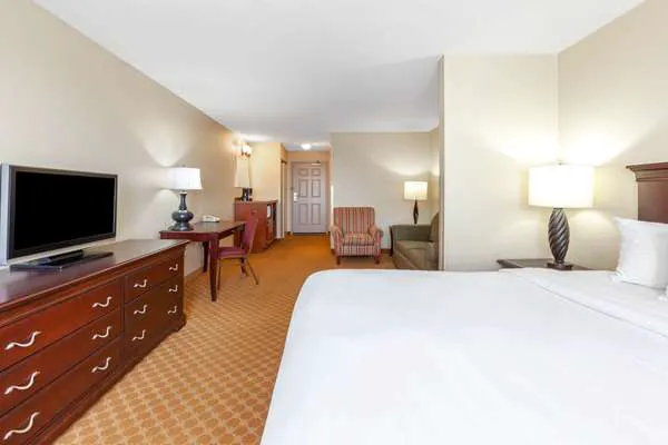 AmericInn by Wyndham Iron Mountain 4