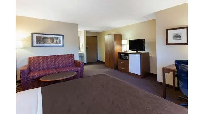 AmericInn by Wyndham Iron River 4