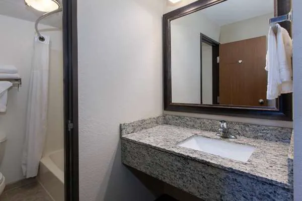 AmericInn by Wyndham Iron River 4