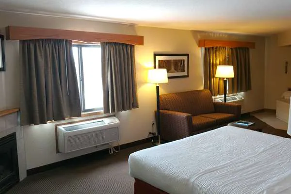 AmericInn by Wyndham Iron River 4
