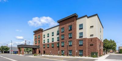 Cobblestone Hotel & Suites - De Pere/Green Bay