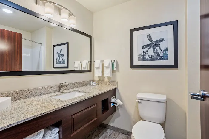 Cobblestone Hotel & Suites - De Pere/Green Bay 4
