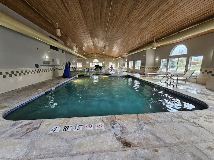 Country Inn & Suites by Radisson, Green Bay East, WI 4