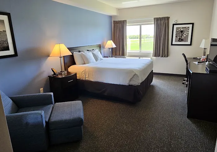 Cobblestone Inn & Suites - Manchester 4