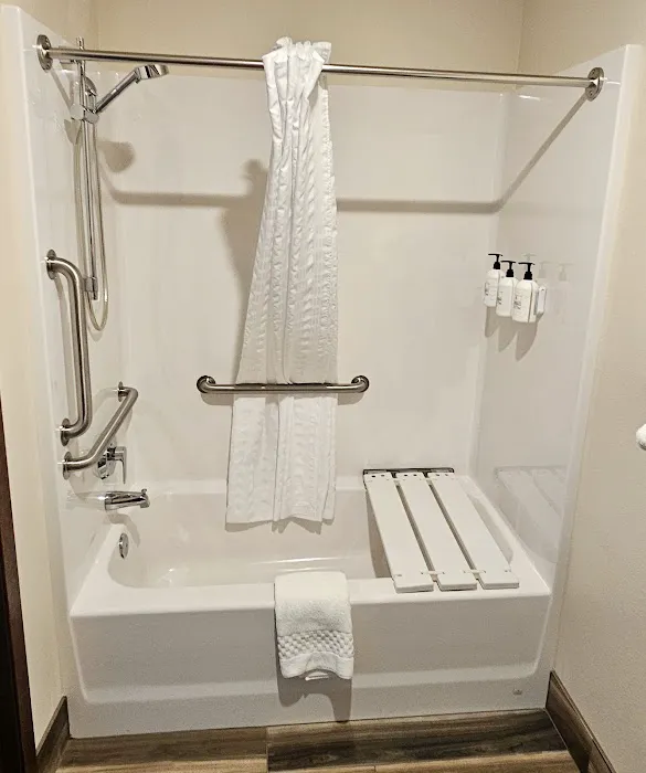 Cobblestone Inn & Suites - Manchester 4