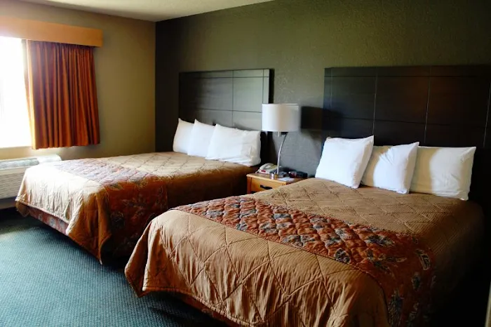 Boarders Inn & Suites by Cobblestone Hotels - Fayette 4