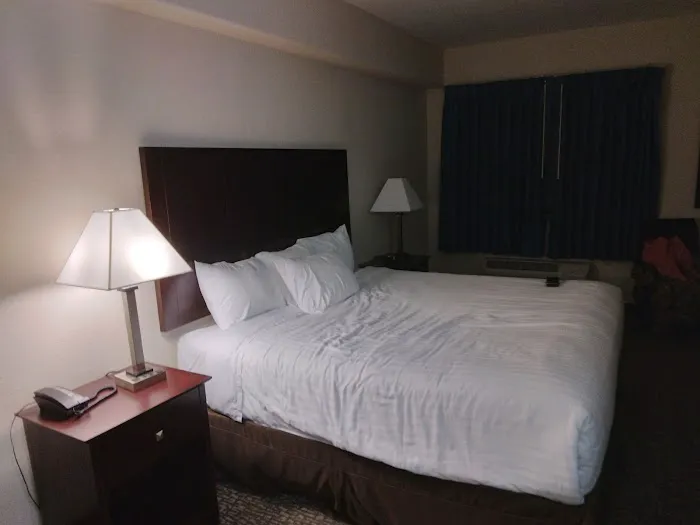 Cornerstone Inn & Suites 4