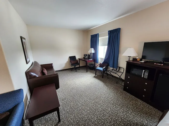 Cornerstone Inn & Suites 4
